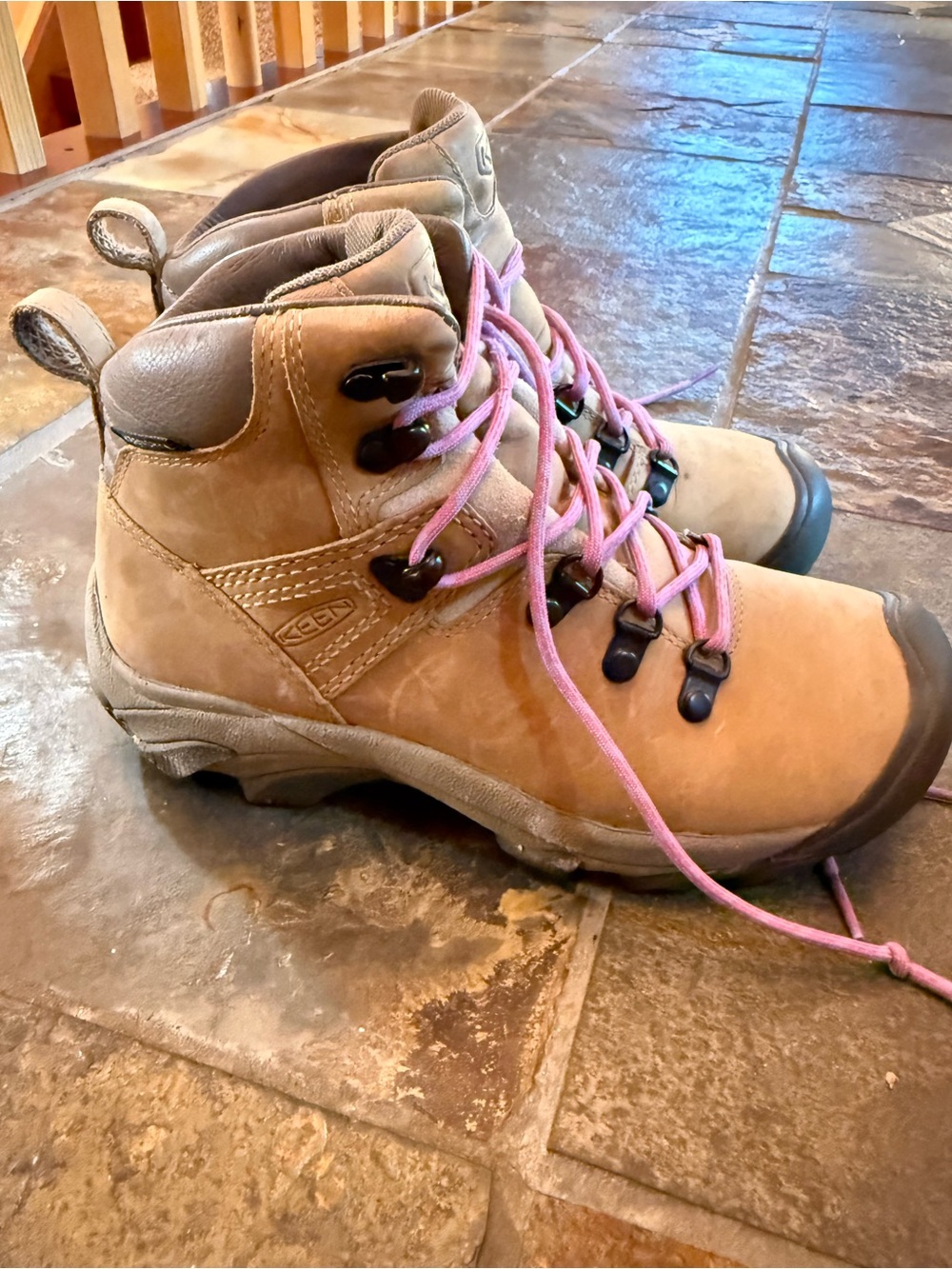 Keen pyranees hiking boots-like new